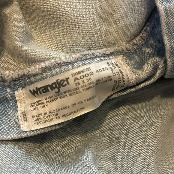 Wrangler mens Light Blue Straight Leg Jeans - Picture 2 of 2